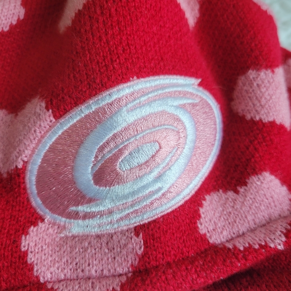 '47 Official NHL Carolina Hurricanes Knit Hat Kids Red With Pink Hearts & Braids - Picture 11 of 14